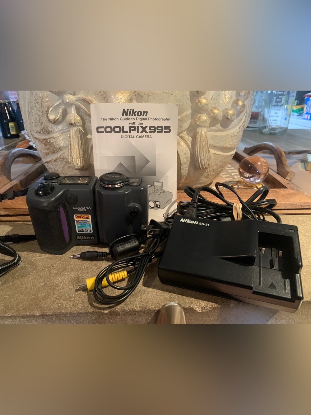 Nikon COOLPIX 995 Digital Camera Complete Kit